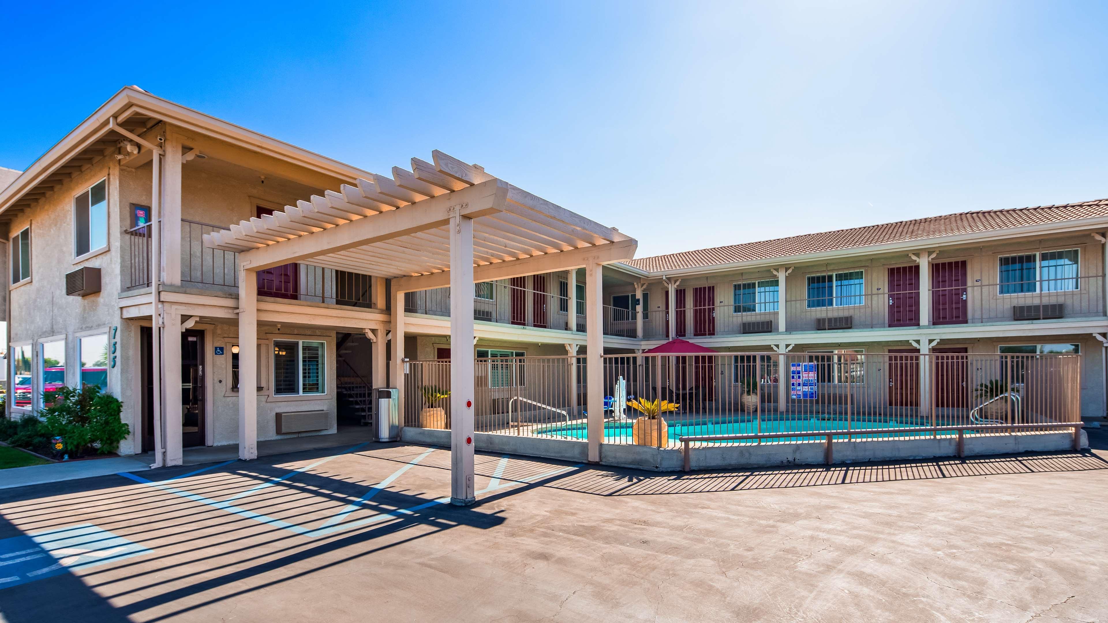 Best Western Hanford Inn Экстерьер фото